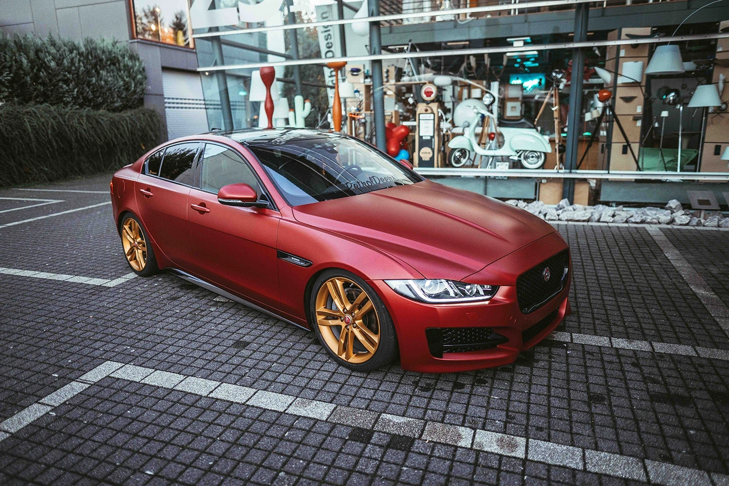 Jaguar rot matt cardip spruehfolie fluessigfolie folieren gedippt car dipping 1